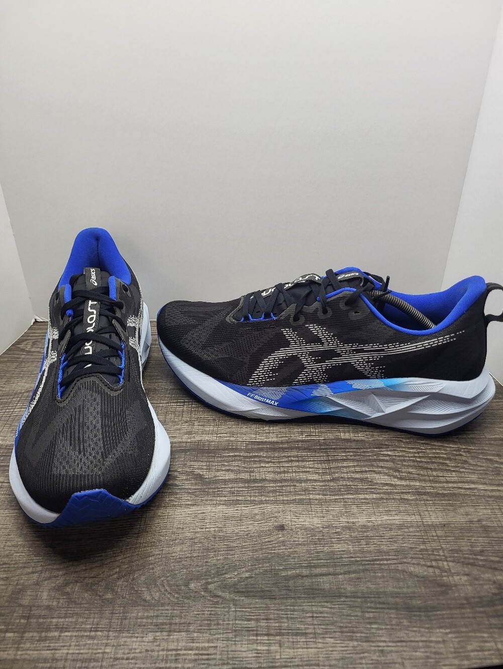 ASICS Novablast 5 1011B974 Black Blue Running Exercise Casual Shoes Mens Sz 13